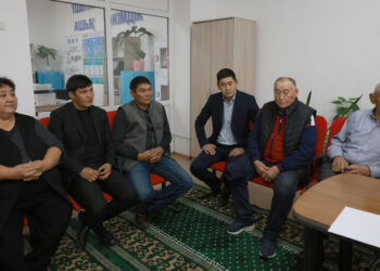 ТАУЫ АСЫЛ, ҚОЙНАУЫ ҚҰТ, ЖҰРТЫ ЕҢБЕКҚОР