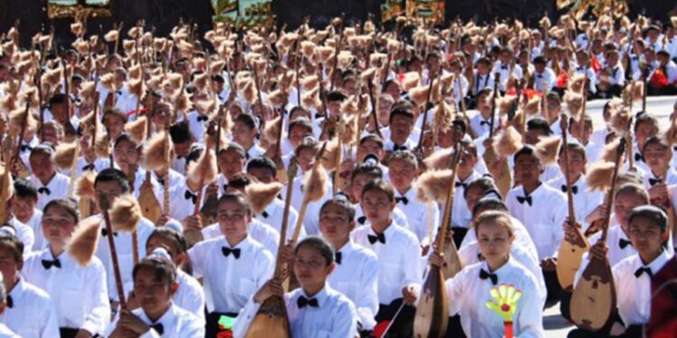 Мың домбыраның үні