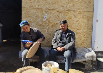 Он саусағынан өнер тамған