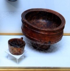 Ұлтарақтың ағаш тегенесі