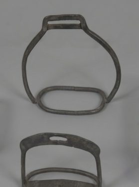 Омарақын Жансарбайұлы соққан үзеңгі